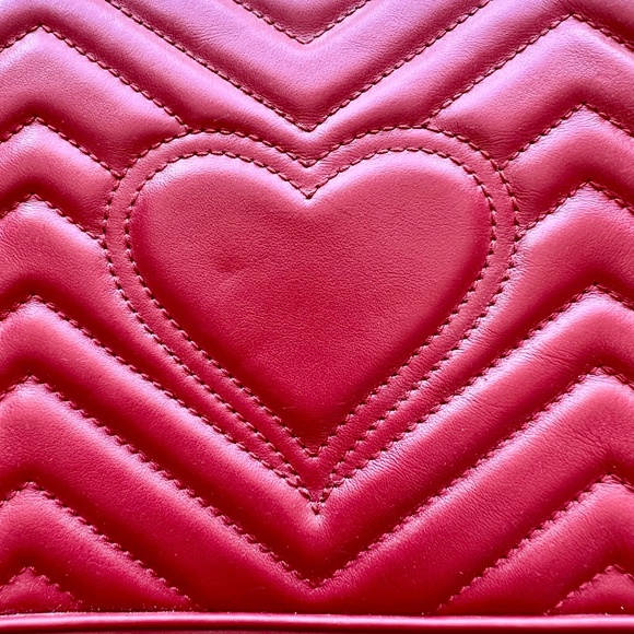 Gucci Marmont Red Authentic Crossbody Shoulder Bag with Heart on Back NWOT - Picture 7 of 16